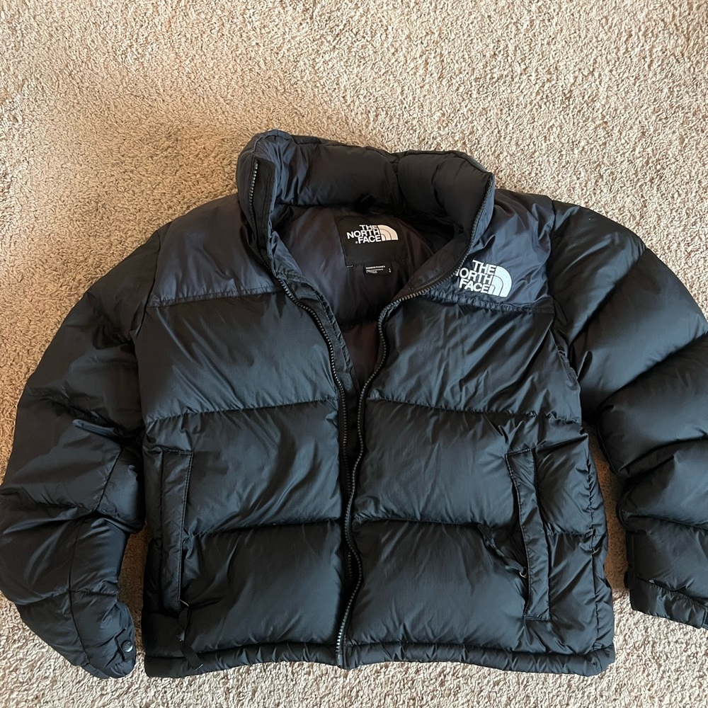The North Face Woman’s Black Puffer Jacket